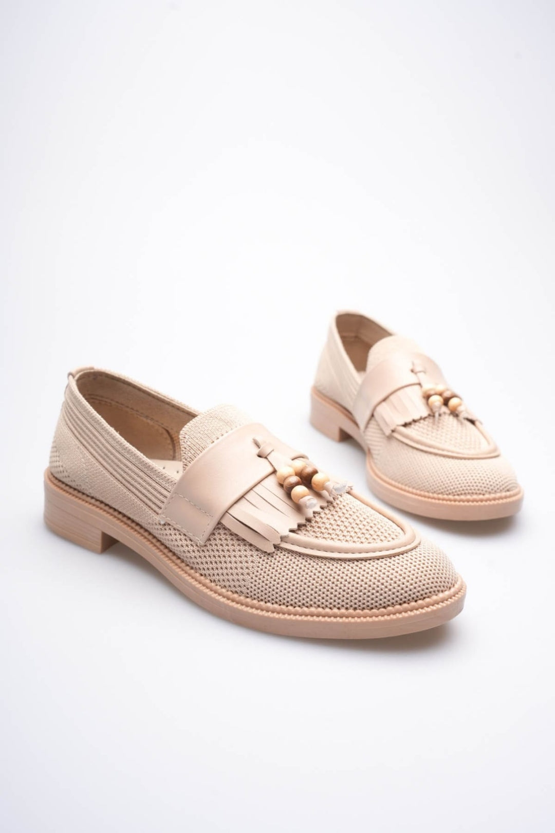 Boncuk Püskül Detaylı Triko Günlük Kadın Ayakkabı – Kaymaz Taban, Hafif ve Rahat – Bej