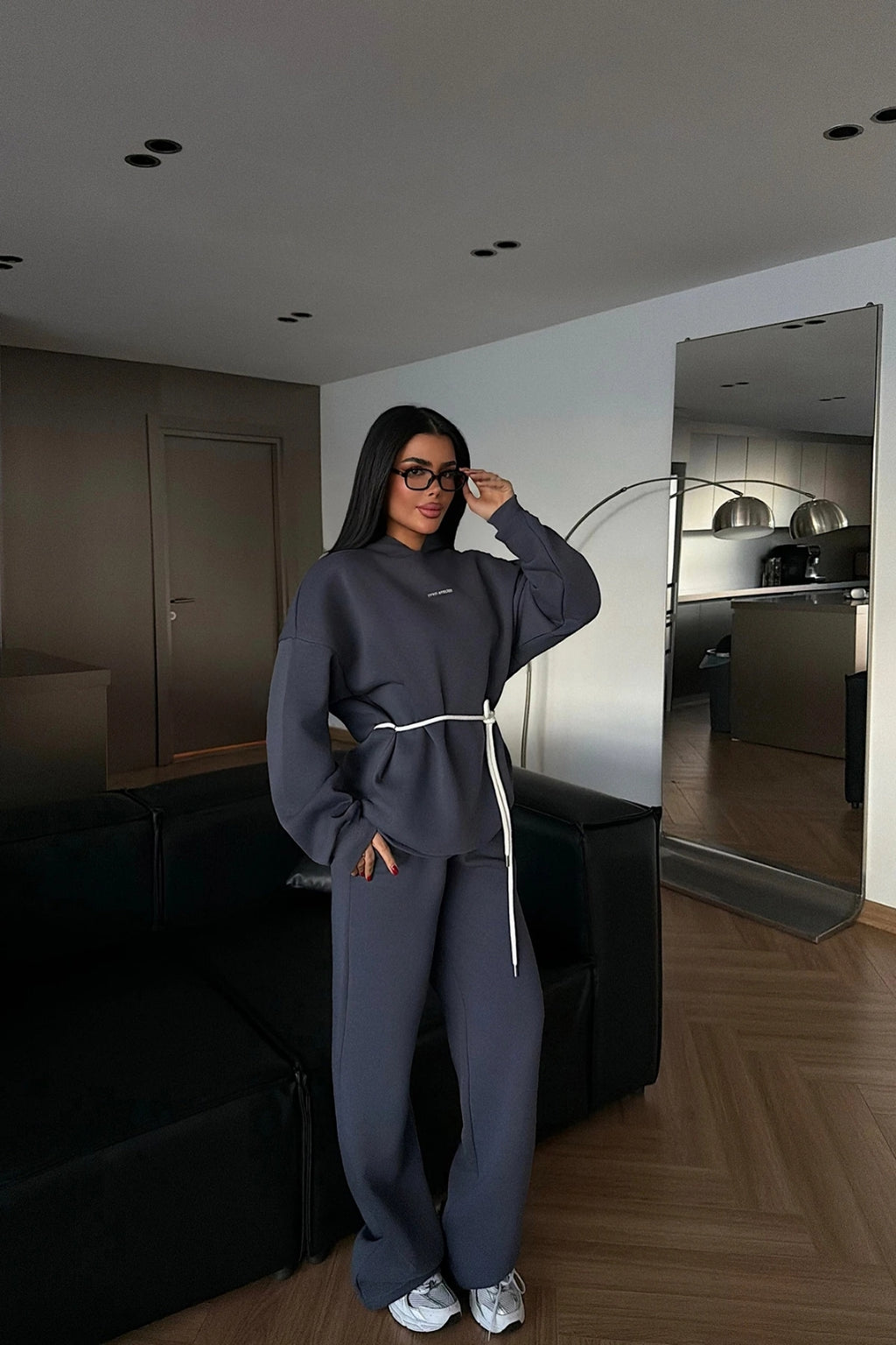 Cavielle Contrast-Tie Hoodie & Wide-Leg Tracksuit Set – Smoke Gray