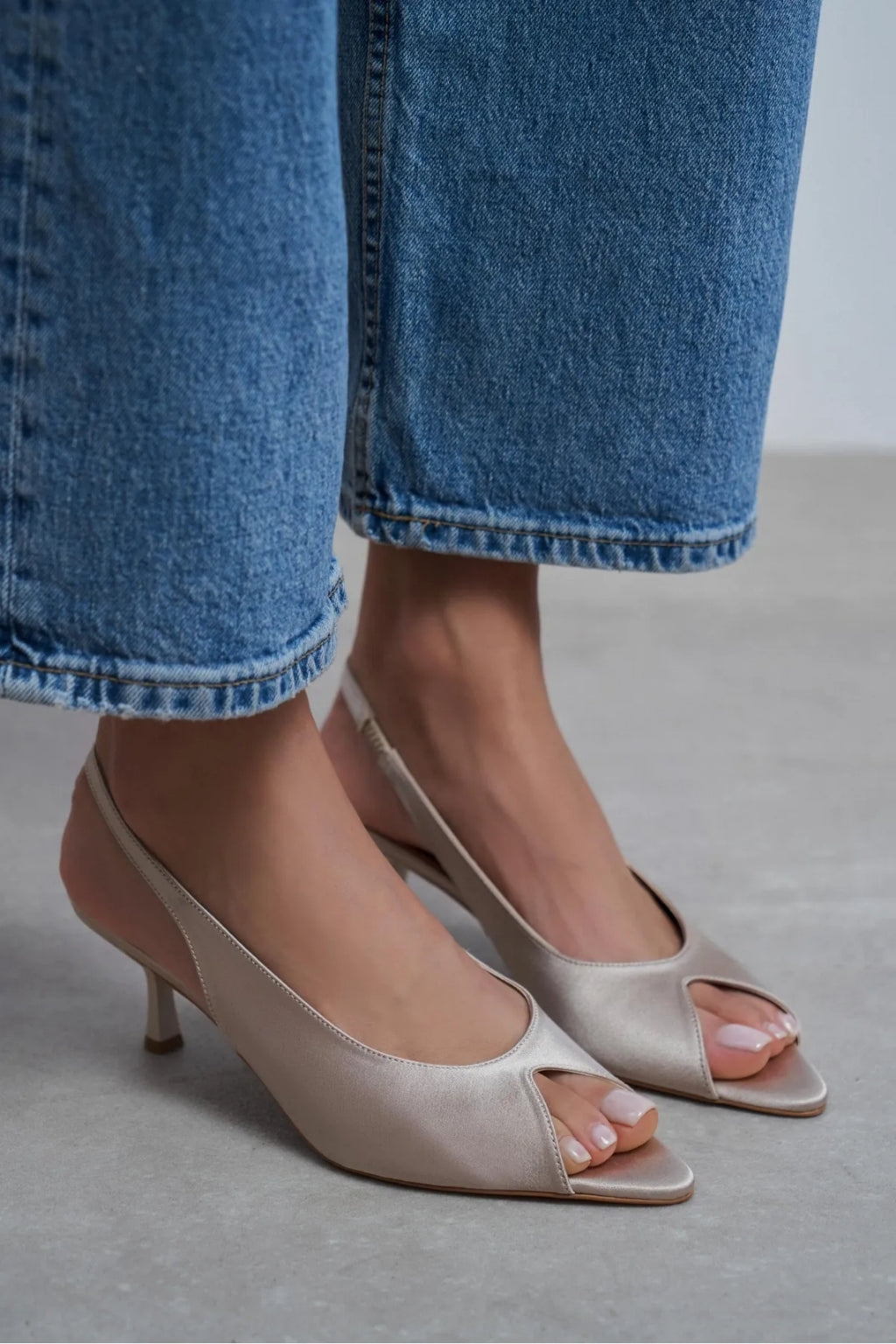 Aurelia Satin Peep-Toe Slingback Kitten Heels – Pearl Satin
